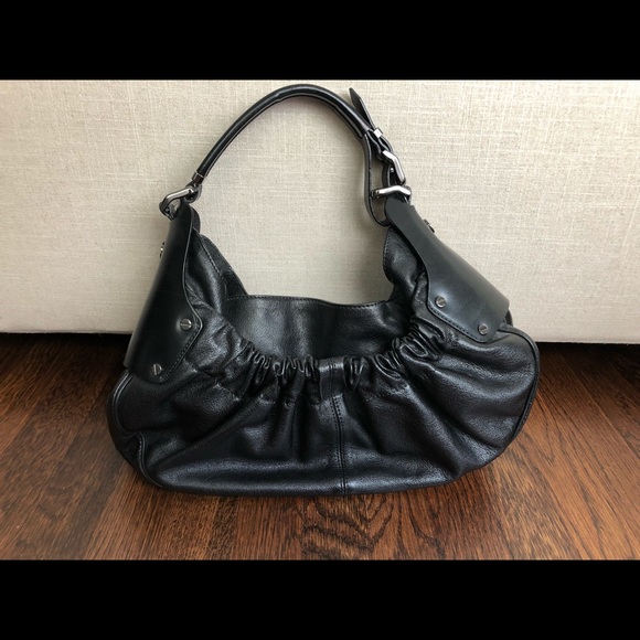 Burberry black leather Warrior hobo - Picture 2 of 8